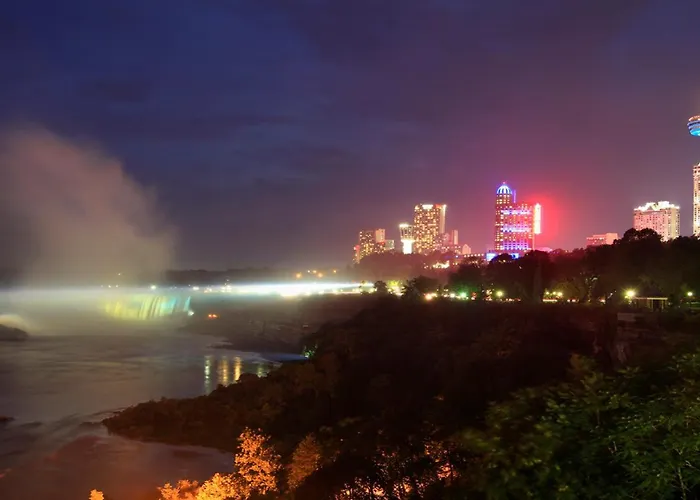 Holiday Inn Niagara Falls-By The Falls By Ihg