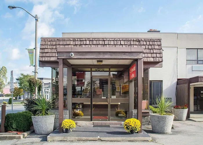 Econo Lodge By The Falls